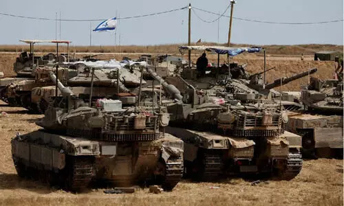 ഗസ്സയിൽ 48 മണിക്കൂറിനുള്ളിൽ കൊന്നു തള്ളിയത് 300ലധികം പേരെ; സമ്പൂർണ അധിനിവേശത്തിനൊരുങ്ങി ഇസ്രായേൽ