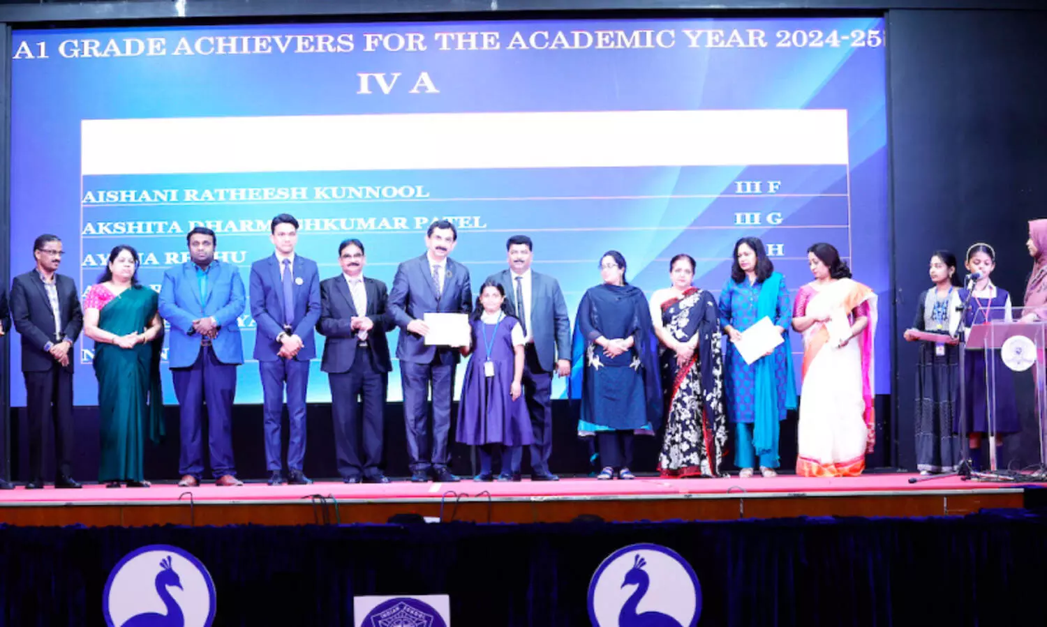 മികവ് പുലർത്തിയ വിദ്യാർഥികളെ ആദരിച്ച് ഇന്ത്യൻ സ്‌കൂൾ