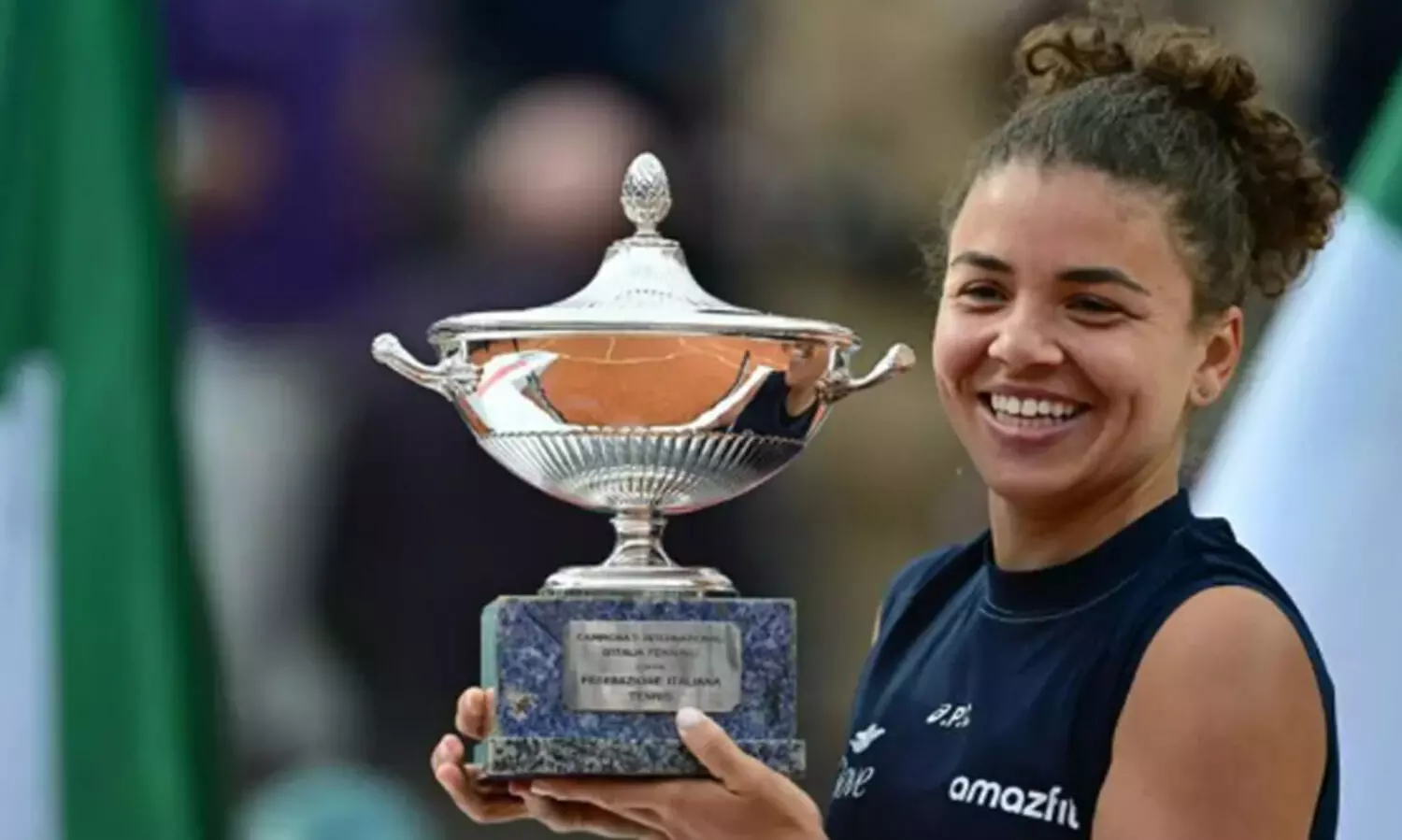 ഇറ്റാലിയൻ ഓപൺ: സിംഗ്ൾസ്, ഡബ്ൾസ് കിരീടങ്ങളിൽ മുത്തമിട്ട് ജാസ്മിൻ പാവോലിനി