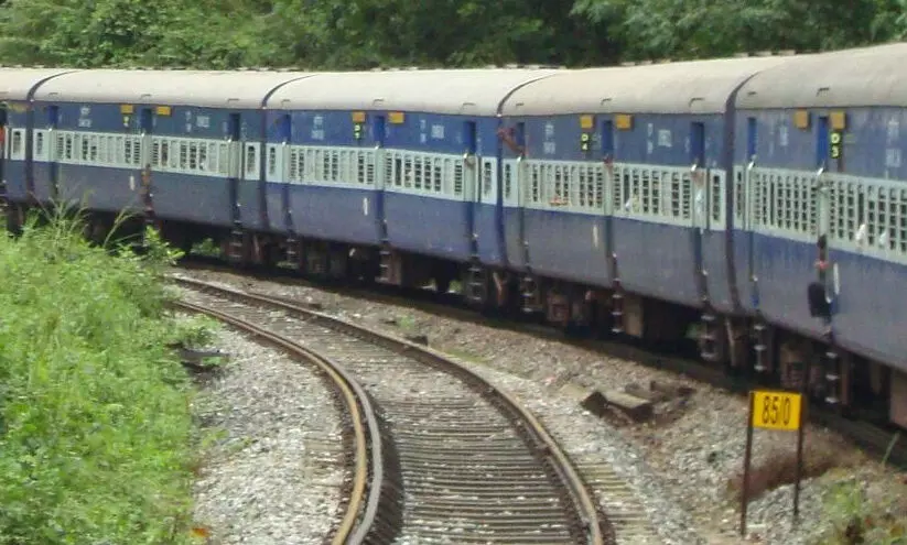 മം​ഗ​ളൂ​രു-​ബം​ഗ​ളൂ​രു റൂ​ട്ടി​ൽ ആ​റ് ട്രെ​യി​നു​ക​ൾ റ​ദ്ദാ​ക്കി