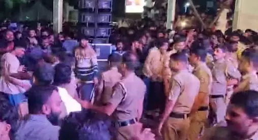 പാലക്കാട്ട് വേടന്‍റെ പരിപാടിയിൽ തിക്കും തിരക്കും; നിരവധി പേർക്ക് പരിക്ക്, പലരും കുഴഞ്ഞുവീണു