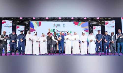 ക​ള​ർ​ഫു​ൾ കാ​ർ​ണി​വ​ൽ