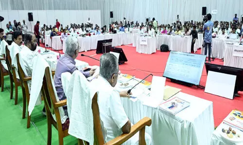 നിലക്കല് ആശുപത്രി പൂര്ത്തിയാക്കണമെന്ന് മുഖ്യമന്ത്രിയുടെ നിര്ദേശം നിലക്കല് ആശുപത്രി പൂര്ത്തിയാക്കണമെന്ന് മുഖ്യമന്ത്രിയുടെ നിര്ദേശം