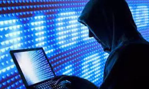 ഇരട്ടി പണം കിട്ടുമെന്ന് വിശ്വസിച്ച് 16 ലക്ഷം രൂപ തട്ടിപ്പുകാർക്ക് കൈമാറാനെത്തി വീട്ടമ്മ