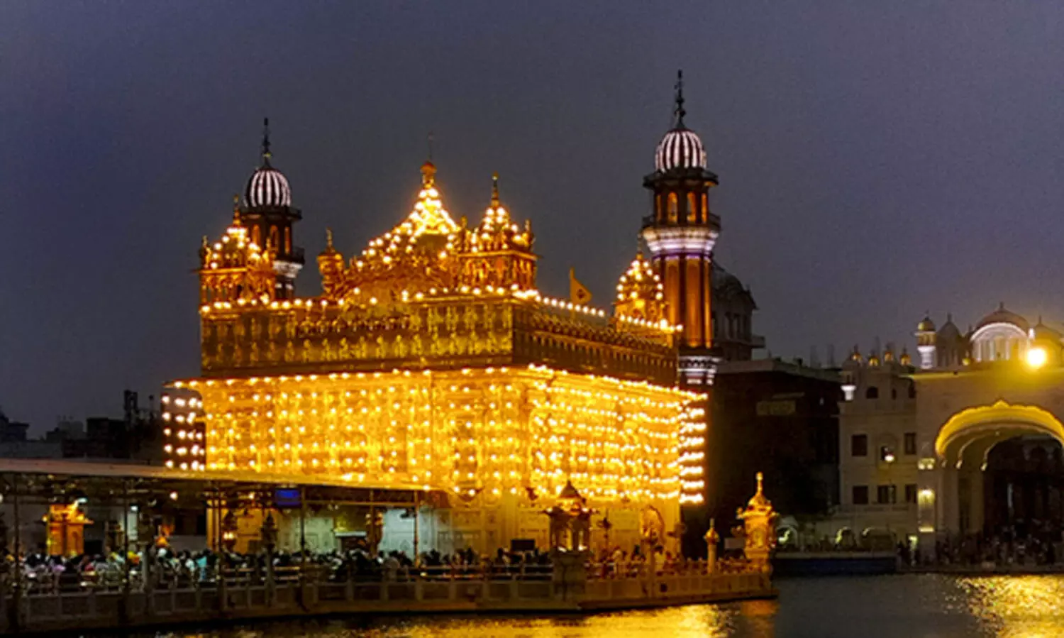 പാകിസ്താൻ സുവർണ്ണ ക്ഷേത്രത്തിന് നേരെ ഡ്രോണുകൾ തൊടുത്തു; സംരക്ഷിത കവചമൊരുക്കിയതിങ്ങനെ, വെളിപ്പെടുത്തി സൈന്യം