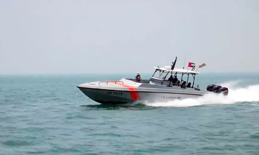 കടലിൽ രണ്ടിടത്ത് അപകടം; 16 പേരെ രക്ഷപ്പെടുത്തി കടലിൽ രണ്ടിടത്ത് അപകടം; 16 പേരെ രക്ഷപ്പെടുത്തി