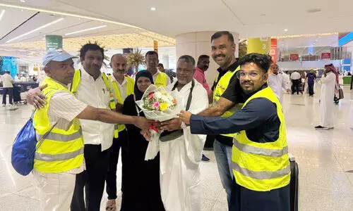 alappuzha welfare assoaciation welcoming hajj pilgrims
