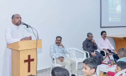 ഫാ. ​മാ​ത്യൂ​സ്‌ ആ​ലും​മൂ​ട്ടി​ലി​ന് യാ​ത്ര​യ​യ​പ്പ് നൽകി