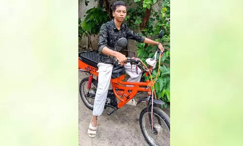 ഇലക്ട്രിക് സൈക്കിൾ നിർമിച്ച് താരമായി നാദിം ഇലക്ട്രിക് സൈക്കിൾ നിർമിച്ച് താരമായി നാദിം