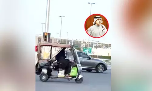 A vehicle similar to an auto rickshaw