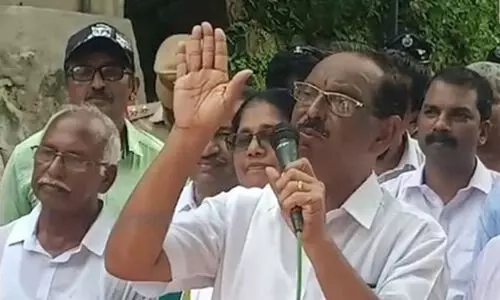 ഭാര്യയെയും മക്കളെയും നിങ്ങൾ കാണില്ല, പന്നിയും ആനയും ഞങ്ങളെ കൊല്ലുമ്പോൾ ഞങ്ങൾക്കും ആരെയെങ്കിലും കൊല്ലണ്ടേ; വനം വകുപ്പ് ജീവനക്കാര്‍ക്ക് എതിരെ ഭീഷണിയുമായി കെ.പി.സി.സി അംഗം