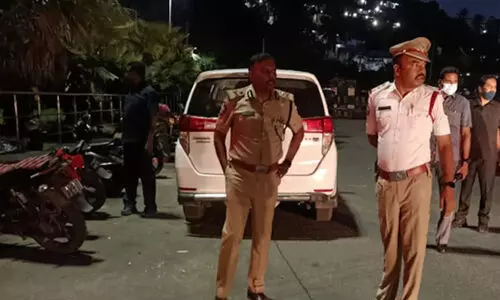 കളിക്കുന്നതിനിടെ കാറിനുള്ളിൽ കയറി, അബദ്ധത്തിൽ ഡോർ ലോക്കായി, ശ്വാസംമുട്ടി നാല് കുട്ടികൾ മരിച്ചു