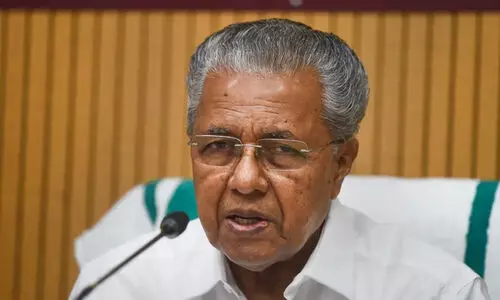 ദേശീയപാതയിൽ ചില സ്ഥലങ്ങളിൽ റോഡ് തകർന്നത് നിർഭാഗ്യകരമായ സംഭവമെന്ന് മുഖ്യമന്ത്രി