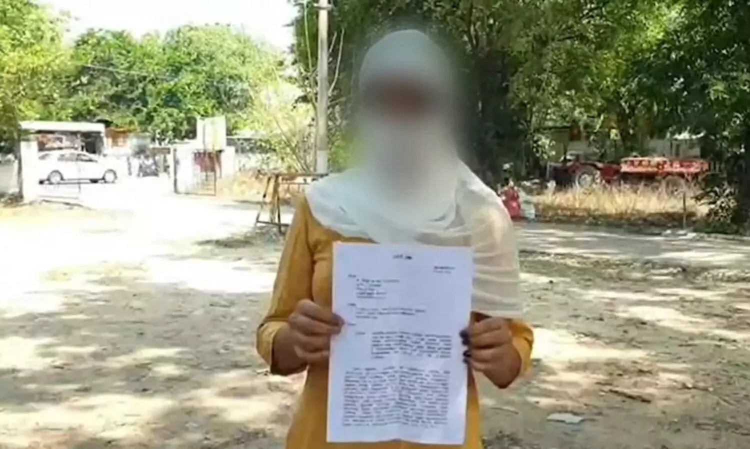 രാഷ്ട്രീയനേതാക്കളുമായി ലൈംഗികബന്ധത്തിന് നിർബന്ധിച്ചു; ഭാര്യയുടെ ആരോപണത്തിന് പിന്നാലെ ഡി.എം.കെ നേതാവിനെ പുറത്താക്കി