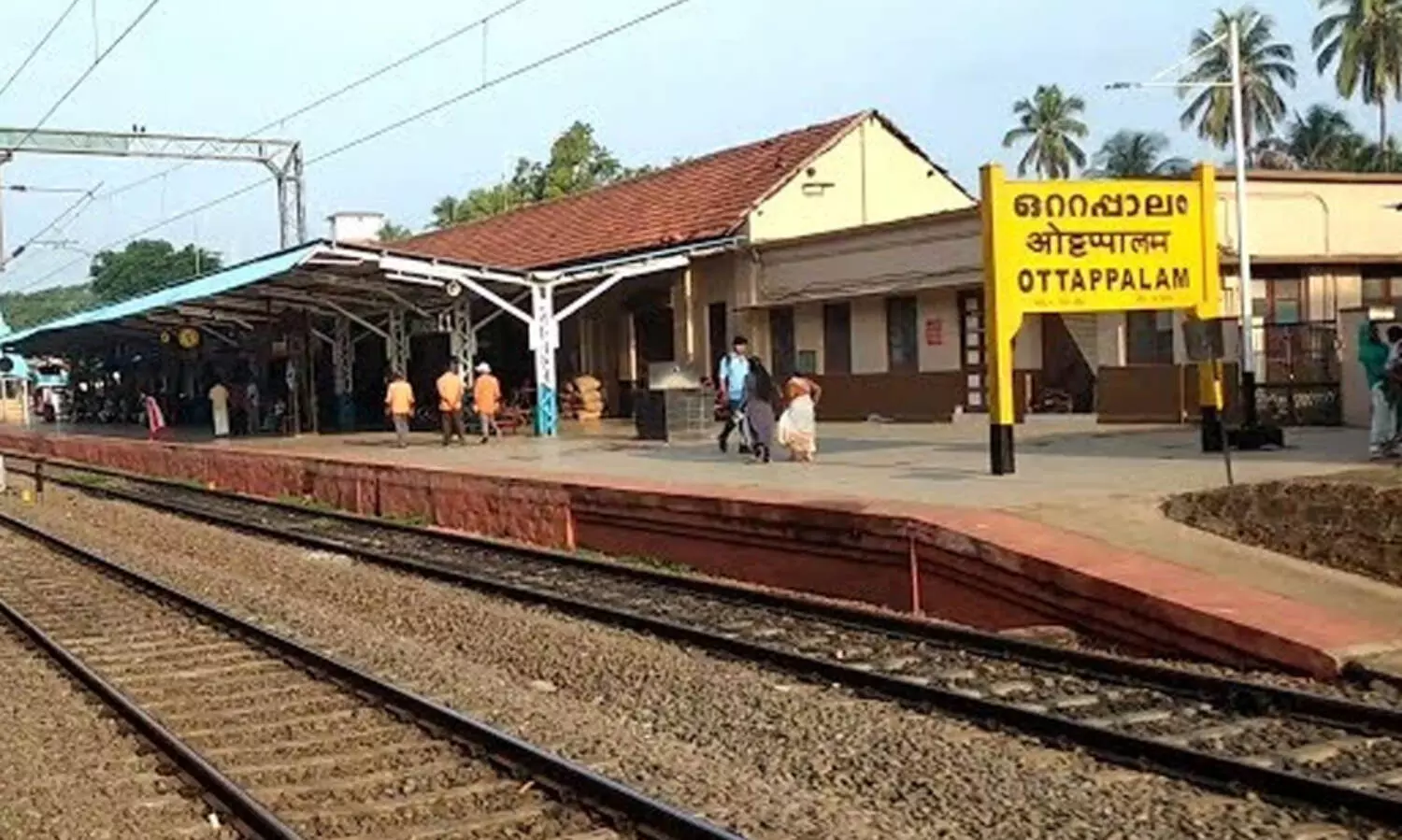 ജീവനൊടുക്കാൻ റെയിൽപാളത്തിൽ കിടന്ന വയോധികന് പുനർജന്മം