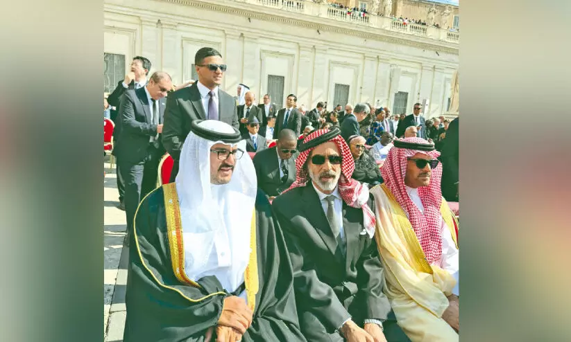 ലി​യോ പ​തി​നാ​ലാ​മ​ൻ മാ​ർ​പാ​പ്പ​യു​ടെ സ്ഥാ​നാ​രോ​ഹ​ണ ച​ട​ങ്ങി​ൽ പ​ങ്കെ​ടു​ത്ത് ശൈ​ഖ് ഈ​സ ബി​ൻ സ​ൽ​മാ​ൻ