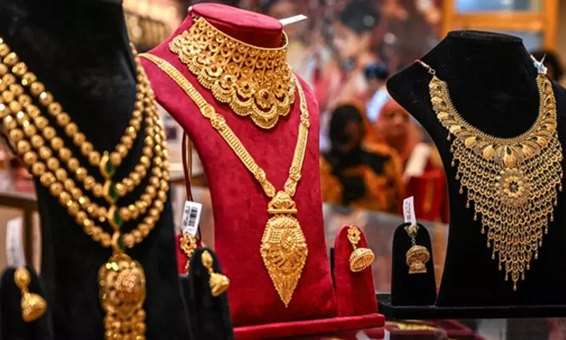 ജ്വ​ല്ല​റി​യി​ൽ​നി​ന്ന് സ്വ​ർ​ണം മോ​ഷ​ണം പോ​യ കേ​സി​ൽ ര​ണ്ടു പ്ര​വാ​സി​ക​ൾ പി​ടി​യി​ൽ