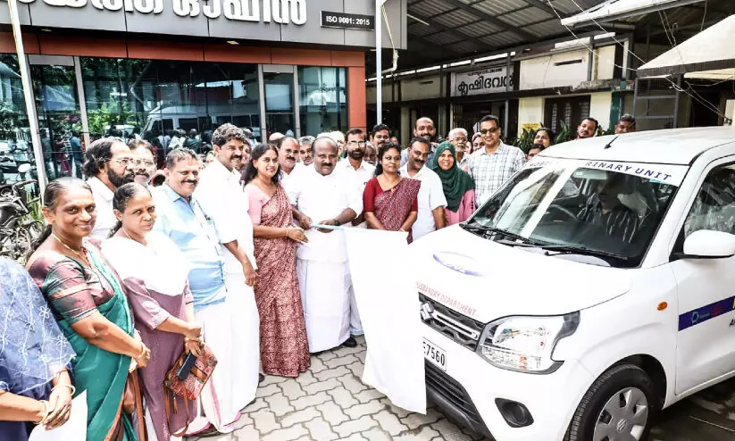 1962ൽ വിളിക്കൂ.. സഞ്ചരിക്കുന്ന മൃഗാശുപത്രി വീട്ടുപടിക്കലെത്തും