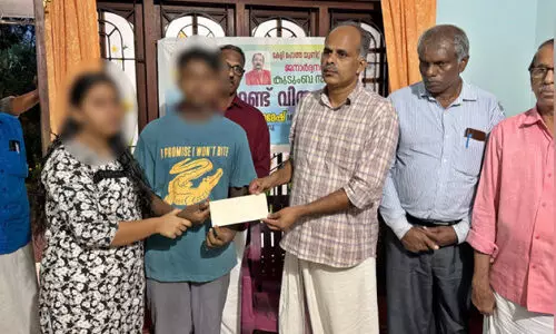 കേ​ളി കു​ടും​ബ സ​ഹാ​യ ഫ​ണ്ട്‌ കൈ​മാ​റി