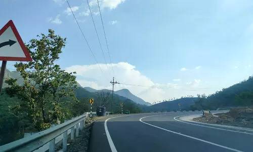 മ​ല​യോ​ര ഹൈ​വേ​ക്കാ​യി സ്ഥ​ലം വി​ട്ടു​കൊ​ടു​ക്കാ​ൻ ജി​ല്ല പ​ഞ്ചാ​യ​ത്ത്