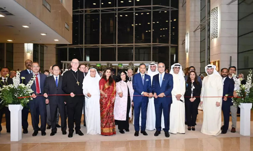 ഇന്ത്യ-കുവൈത്ത് ബന്ധത്തിന്റെ 250 വർഷങ്ങൾ; ചരിത്രവഴികൾ അടയാളപ്പെടുത്തി പ്രദർശനം ഇന്ത്യ-കുവൈത്ത് ബന്ധത്തിന്റെ 250 വർഷങ്ങൾ; ചരിത്രവഴികൾ അടയാളപ്പെടുത്തി പ്രദർശനം