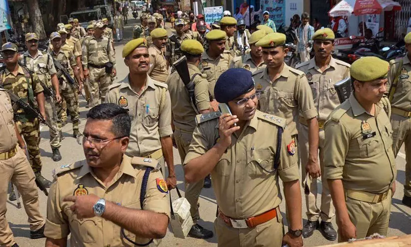 ‘പൊലീസ് സഞ്ചി തന്നിട്ട് പറഞ്ഞു, മരിച്ചത് നിന്റെ അച്ഛനാണ്, ശരീരഭാഗങ്ങൾ പെറുക്കിയെടുക്കൂ’ -സംഭവം പശ്ചിമ ബംഗാളിൽ