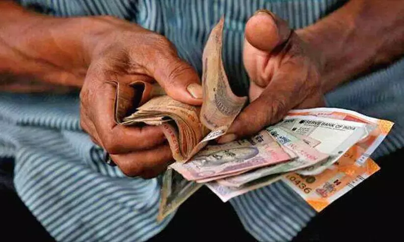 ക്ഷേമ പെൻഷൻ വിതരണം ശനിയാഴ്ച മുതൽ; 1650 കോടി രൂപ അനുവദിച്ചു