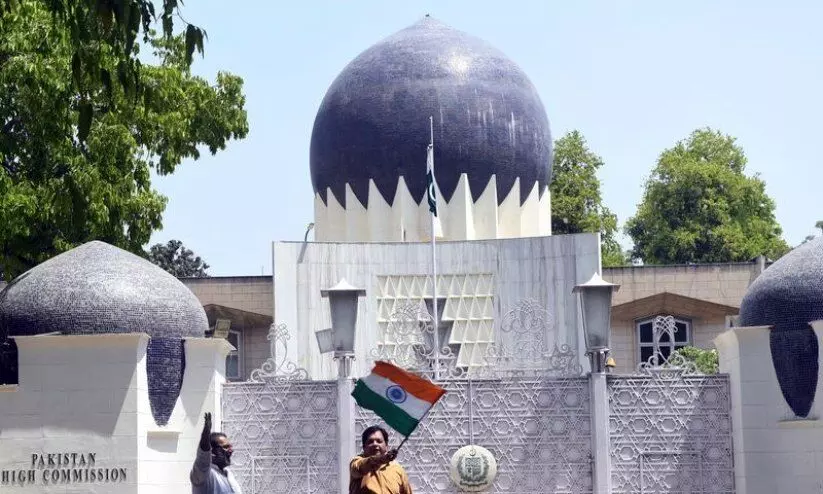 പാകിസ്താൻ ഹൈകമീഷനിലെ ഒരു ഉദ്യോഗസ്ഥനെകൂടി പുറത്താക്കി; 24 മണിക്കൂറിനകം രാജ്യംവിടാൻ നിർദേശം പാകിസ്താൻ ഹൈകമീഷനിലെ ഒരു ഉദ്യോഗസ്ഥനെകൂടി പുറത്താക്കി; 24 മണിക്കൂറിനകം രാജ്യംവിടാൻ നിർദേശം