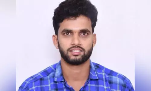 യു​വാ​വ് തൂ​ങ്ങി​മ​രി​ച്ച നി​ല​യി​ൽ