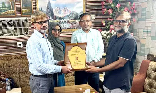 ഇ​ർ​ഷാ​ദ് പ​ടി​ക്ക​ലി​ന് യാ​ത്ര​യ​യ​പ്പ് ന​ൽ​കി