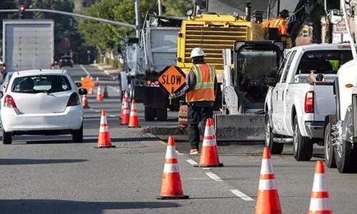 ഗ​താ​ഗ​ത നി​യ​ന്ത്ര​ണം