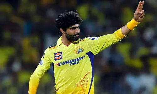 ജഡേജയെ പുറത്താക്കണം! അവനെ അവിടെ കളിപ്പിക്കുന്നതിൽ യുക്തിയില്ല; സി.എസ്.കെക്ക് ഉപദേശവുമായി മുൻ താരം