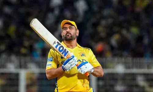 പറ്റുന്നില്ലെങ്കിൽ നിർത്തി പോകുക! ധോണിയെ വിമർശിച്ച് മുൻ താരം