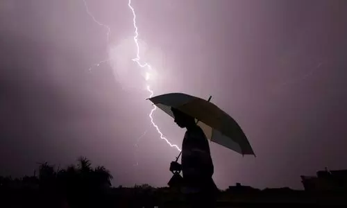 മഴ ശക്തമാകും; ഇടിമിന്നൽ ജാഗ്രതാ നിർദേശം പുറപ്പെടുവിച്ച് കാലാവസ്ഥാ വകുപ്പ്