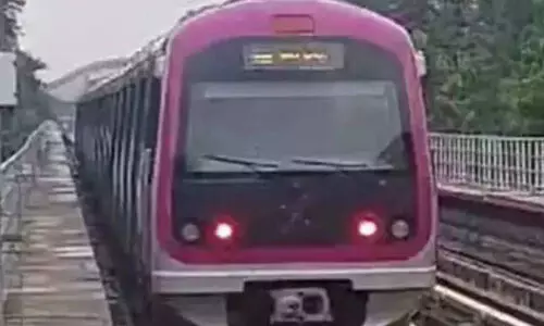 മെട്രോയിൽ സ്ത്രീകളുടെ ചിത്രങ്ങൾ രഹസ്യമായി പകർത്തി ഇൻസ്റ്റാഗ്രാമിൽ പങ്കുവെച്ചു; പൊലീസ് കേസെടുത്തു