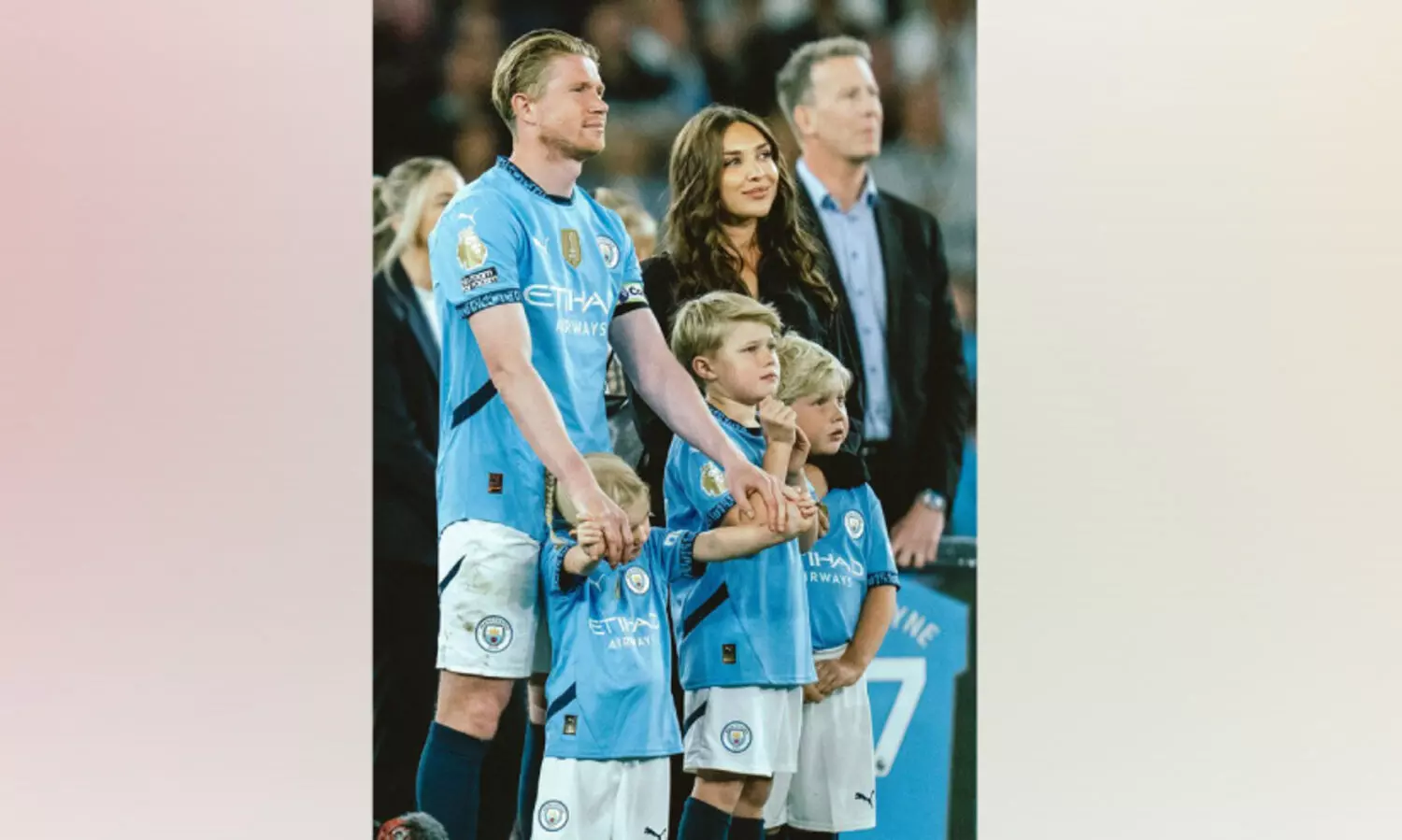 ഗുഡ്ബൈ കിങ് കെവ്; മാ​ഞ്ച​സ്റ്റ​ർ സി​റ്റി വി​ട്ട് ഇ​തി​ഹാ​സം കെ​വി​ൻ ഡി ​ബ്രു​യി​ൻ; നി​റ​ക​ണ്ണു​ക​ളോ​ടെ കോ​ച്ച് പെ​പ് ഗാ​ർ​ഡി​യോ​ള