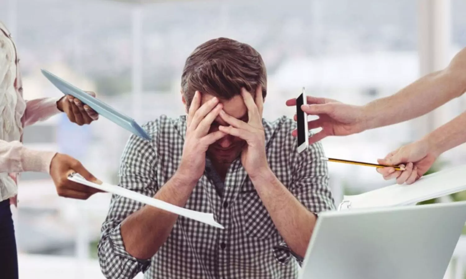 ഐ.​ടി ജീ​വ​ന​ക്കാ​ര​​ന്റെ ആ​ത്മ​ഹ​ത്യ തൊ​ഴി​ൽ സ​മ്മ​ർ​ദം മൂ​ല​മെ​ന്ന് കെ.​ഐ.​ടി.​യു