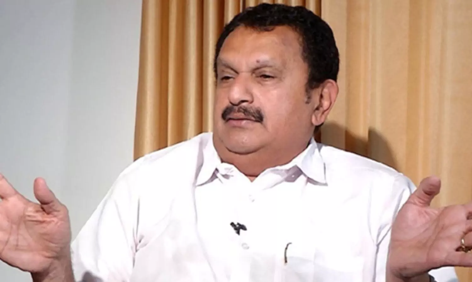 ദേശീയപാതക്ക് രണ്ട് പിതാക്കന്മാർ ഉണ്ടായിരുന്നു, തകർന്നപ്പോൾ അനാഥമായി -കെ. മുരളീധരൻ