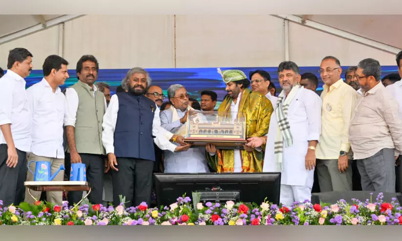 ക​ർ​ണാ​ട​ക നാ​ലു താ​പ്പാ​ന​ക​ളെ ആ​ന്ധ്ര​ക്ക് കൈ​മാ​റി