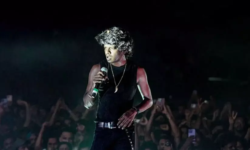 സംഘപരിവാറും ജനാധിപത്യവും തമ്മിൽ ഒരു പുലബന്ധവുമില്ലെന്ന് വേടൻ