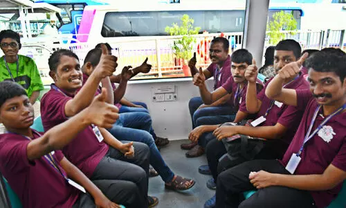 മാനംമുട്ടെ സന്തോഷം, മനംനിറഞ്ഞ്​ യാത്ര