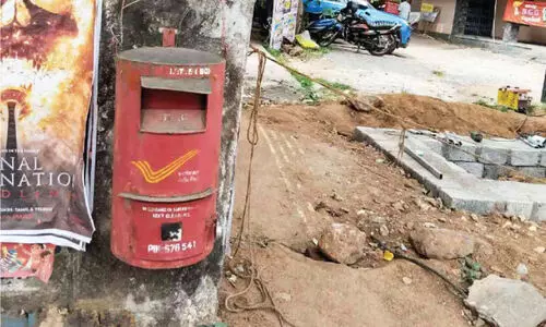 ഓർമയിലേക്ക് മറയുന്ന തപാൽ പെട്ടികൾ