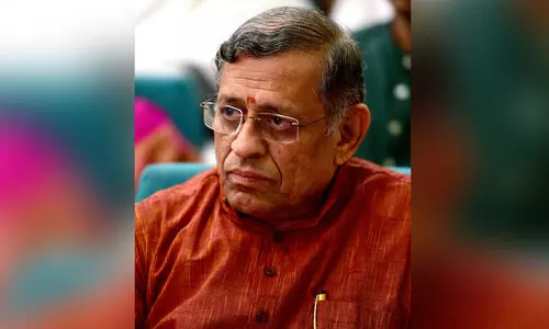 രാജ്​ഭവൻ ചടങ്ങിൽ ആർ.എസ്​.എസ്​ നേതാവ്​; പ്രതിഷേധവുമായി പ്രതിപക്ഷം