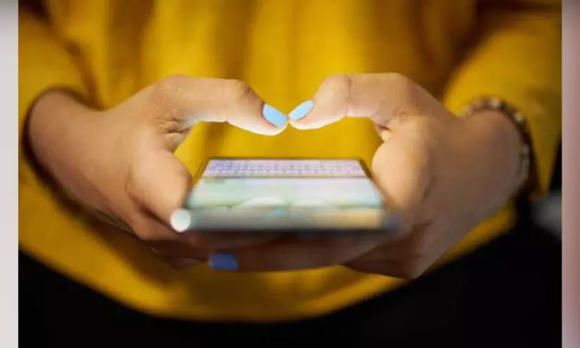 സോഷ്യൽ മീഡിയയുടെ ദുരുപയോഗം;കർശന നിയമങ്ങൾ കൊണ്ടുവരണം -എം.പിമാർ സോഷ്യൽ മീഡിയയുടെ ദുരുപയോഗം;കർശന നിയമങ്ങൾ കൊണ്ടുവരണം -എം.പിമാർ