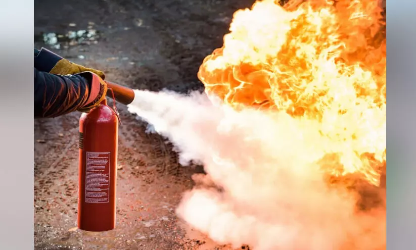 ഹവല്ലിയിൽ അപ്പാർട്മെന്റിൽ തീപിടിത്തം; ഒരാൾക്ക് പരിക്കേറ്റു ഹവല്ലിയിൽ അപ്പാർട്മെന്റിൽ തീപിടിത്തം; ഒരാൾക്ക് പരിക്കേറ്റു