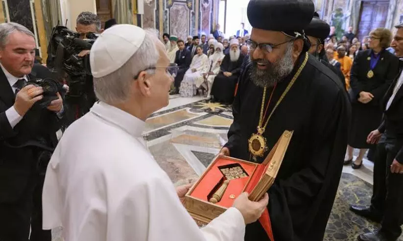 ഉ‍ഡുപ്പി കൃഷ്ണമഠത്തിലെ കരകൗശലവിദഗ്​ധർ തീർത്ത ചന്ദനപരിമളം ഇനി മാർപാപ്പയുടെ കരങ്ങളിൽ