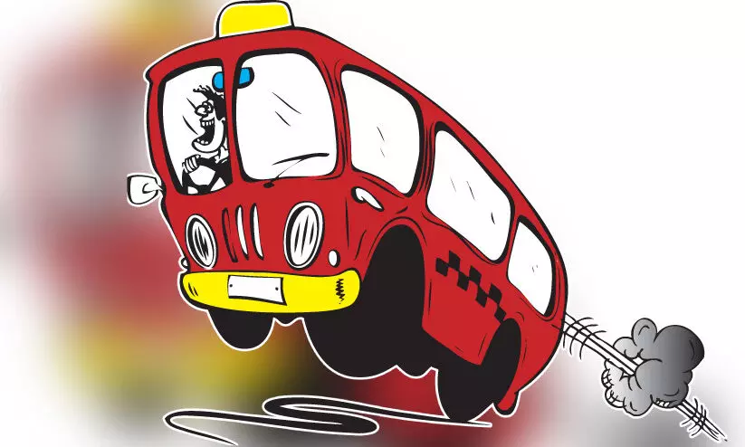 ജീവനെടുത്തിട്ടും നിർത്തില്ല, സ്വകാര്യബസുകളുടെ   മരണപ്പാച്ചിൽ