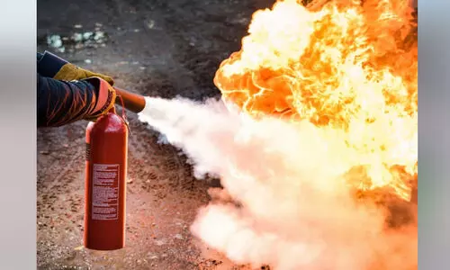 ഹ​വ​ല്ലി​യി​ൽ അ​പ്പാ​ർ​ട്മെ​ന്റി​ൽ തീ​പി​ടി​ത്തം; ഒ​രാ​ൾ​ക്ക് പ​രി​ക്കേ​റ്റു