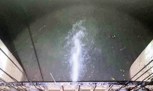 പൊന്നാനി ബിയ്യം റെഗുലേറ്റർ കം ബ്രിഡ്ജിലെ ഷട്ടർ പൊട്ടി പൊന്നാനി ബിയ്യം റെഗുലേറ്റർ കം ബ്രിഡ്ജിലെ ഷട്ടർ പൊട്ടി