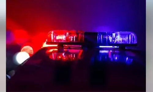 വ​നി​ത പൊ​ലീ​സ് ഇ​ല്ലാ​തെ സ്ത്രീ​ക​ളു​ടെ വാ​ഹ​നം പ​രി​ശോ​ധി​ക്ക​രു​ത് -കോ​ട​തി